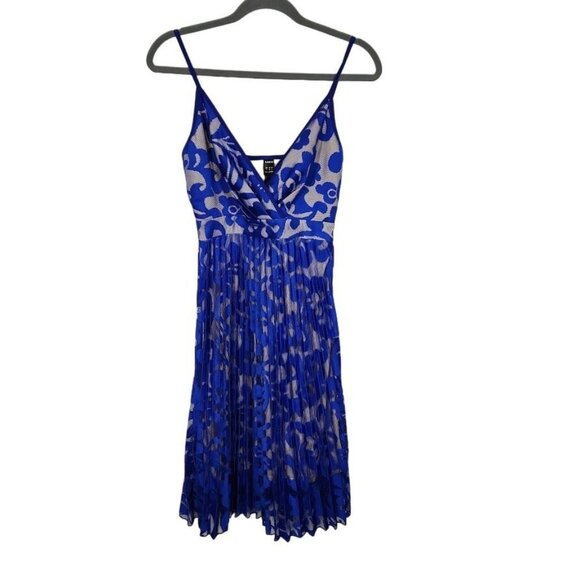 Shein V-neck Floral Lace‎ Dress in royal blue Size US 4 - Picture 1 of 6